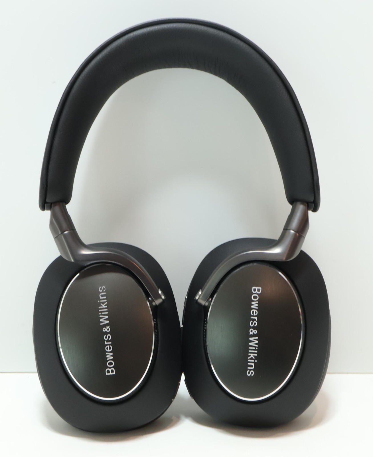 Bowers and Wilkins PX8 Model FP42951 (Black/Gray)