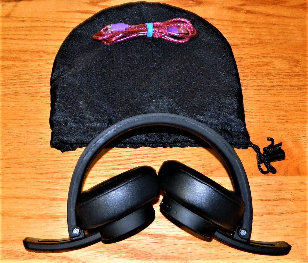 Urbanista Headphones Wireless Bluetooth Black w/ USB Cable, Fabric Case Works