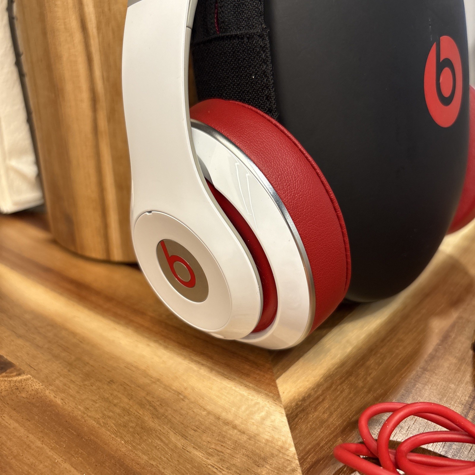 Beats by Dr. Dre Studio 2.0 White Red Over The Ear Wired Headphones Model B0500