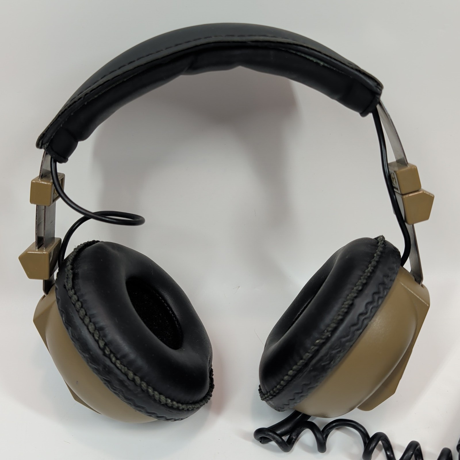 Vintage Realistic Nova 40 Over-Ear Stereo Headphones Coiled Cable 1/4″ Jack