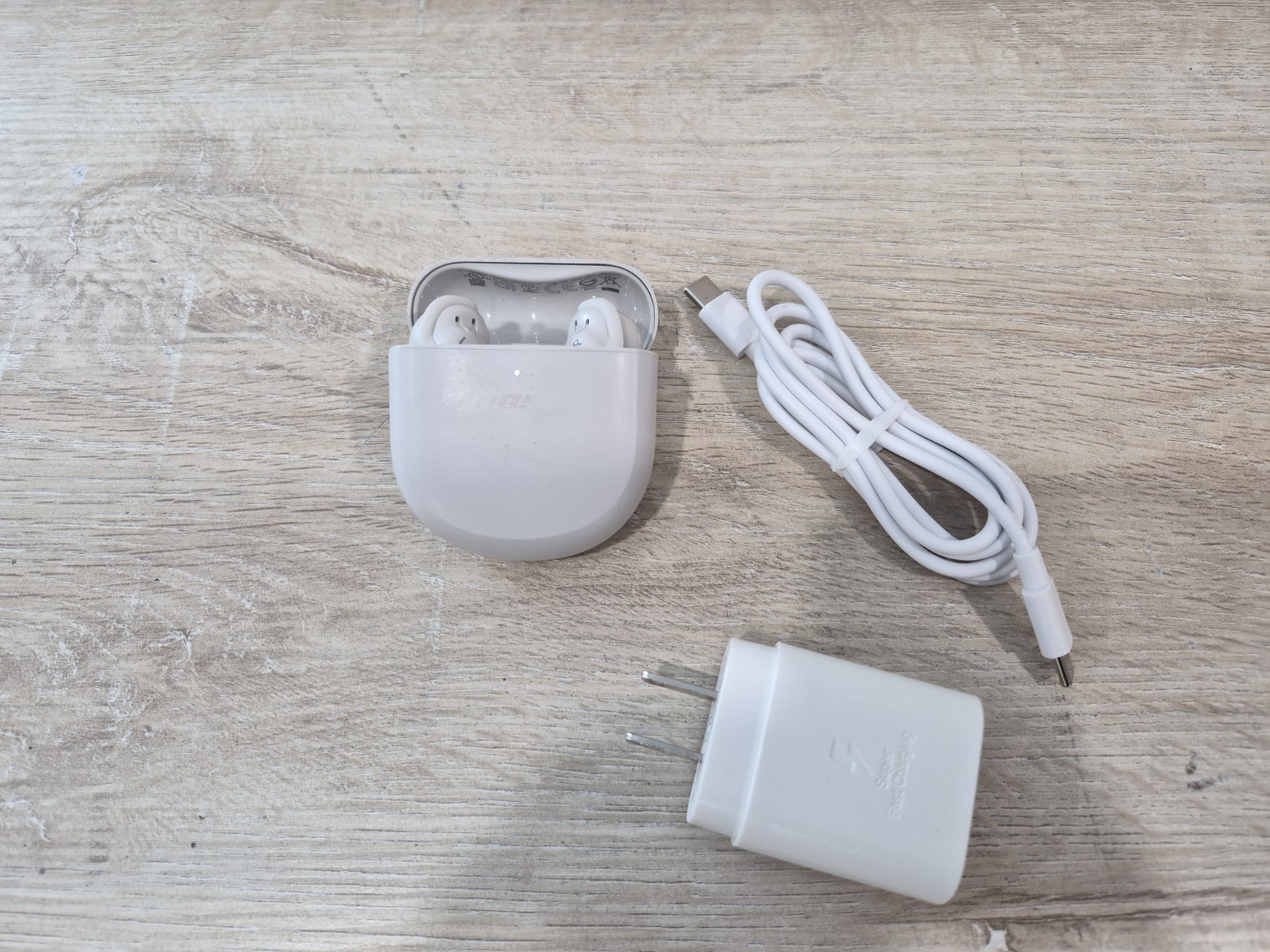 Orginal Bose QuietComfort Ultra Wireless Noise Cancelling Earbuds – white (Wear)