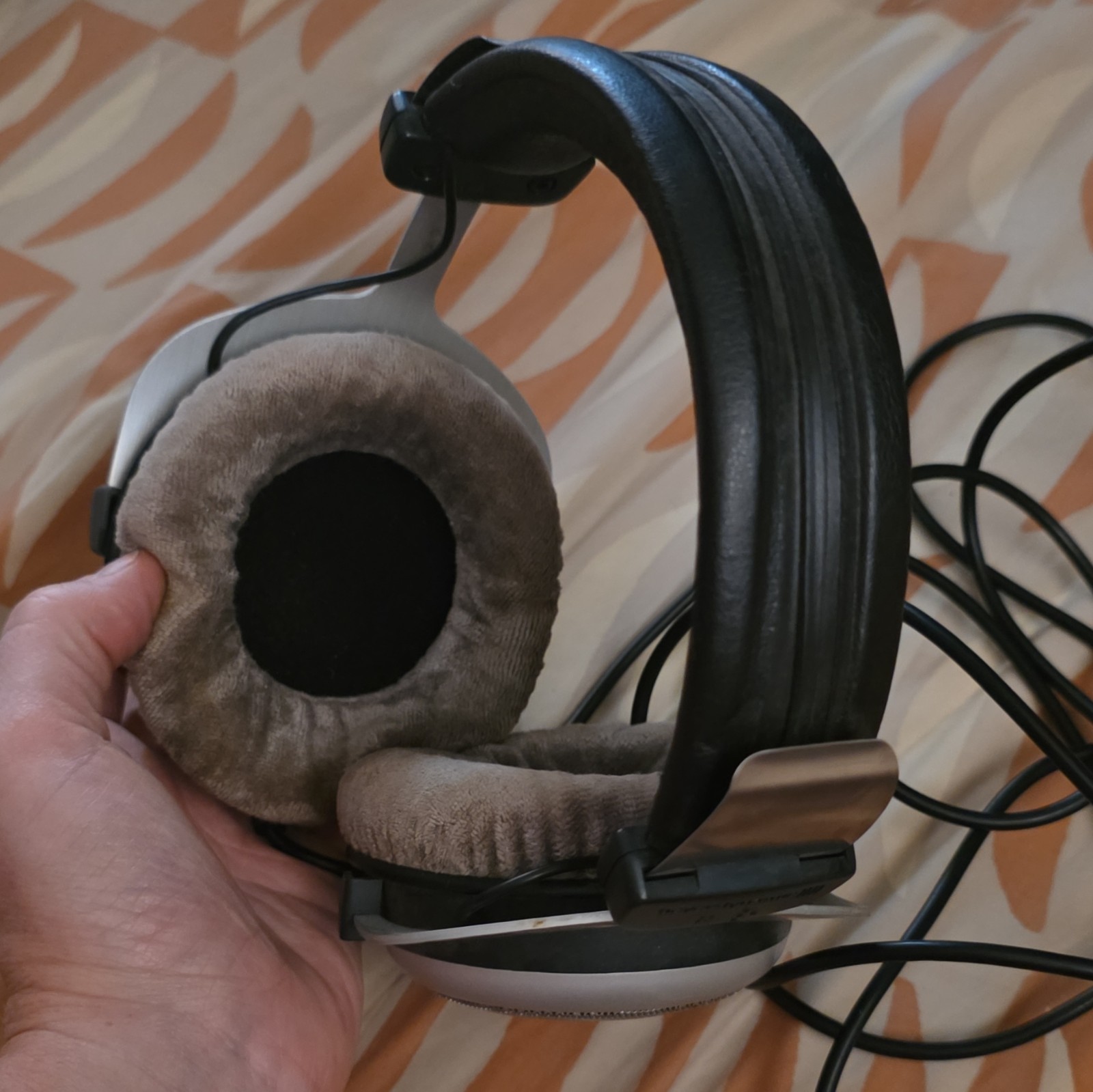 beyerdynamic DT 880 Open-Back Wired Over-Ear Headphones 250 Ohm Silver/Black