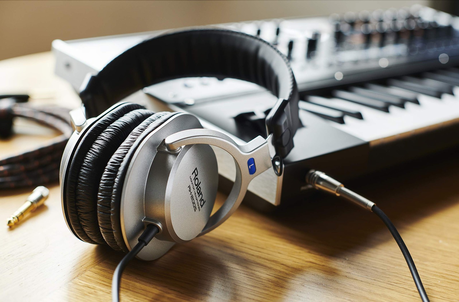 Roland RH-200S Monitor Headphones Silver 3.4m Cable Length Studio Monitoring
