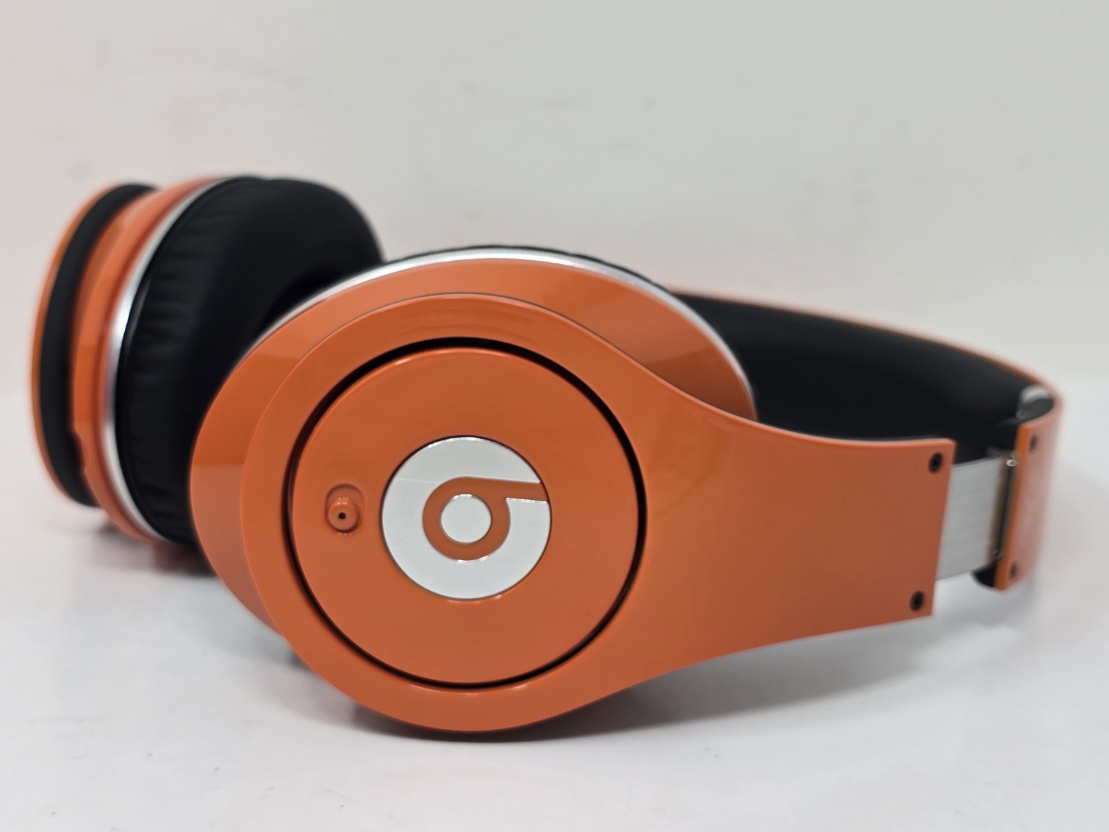 Beats Studio 1st Gen Wired Headphones, Orange, Beats by Dre, Excellent, Tested