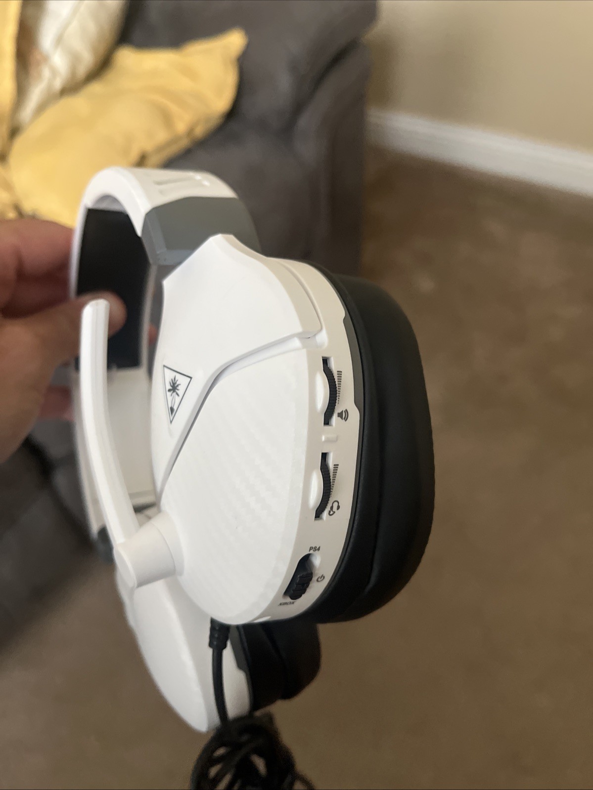 Turtle Beach 1100 Series On-Ear Wired 3.5mm Headphones, White/Black