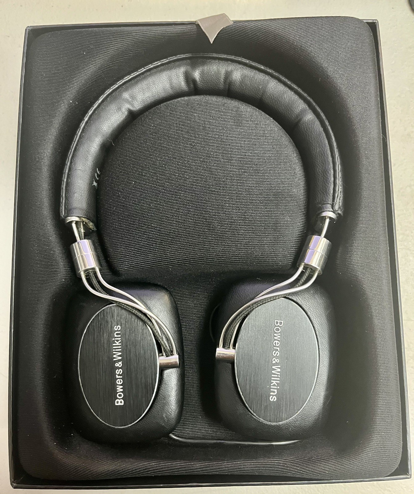 Bowers & Wilkins P5 series 2 WIRED Headphones – Black USED