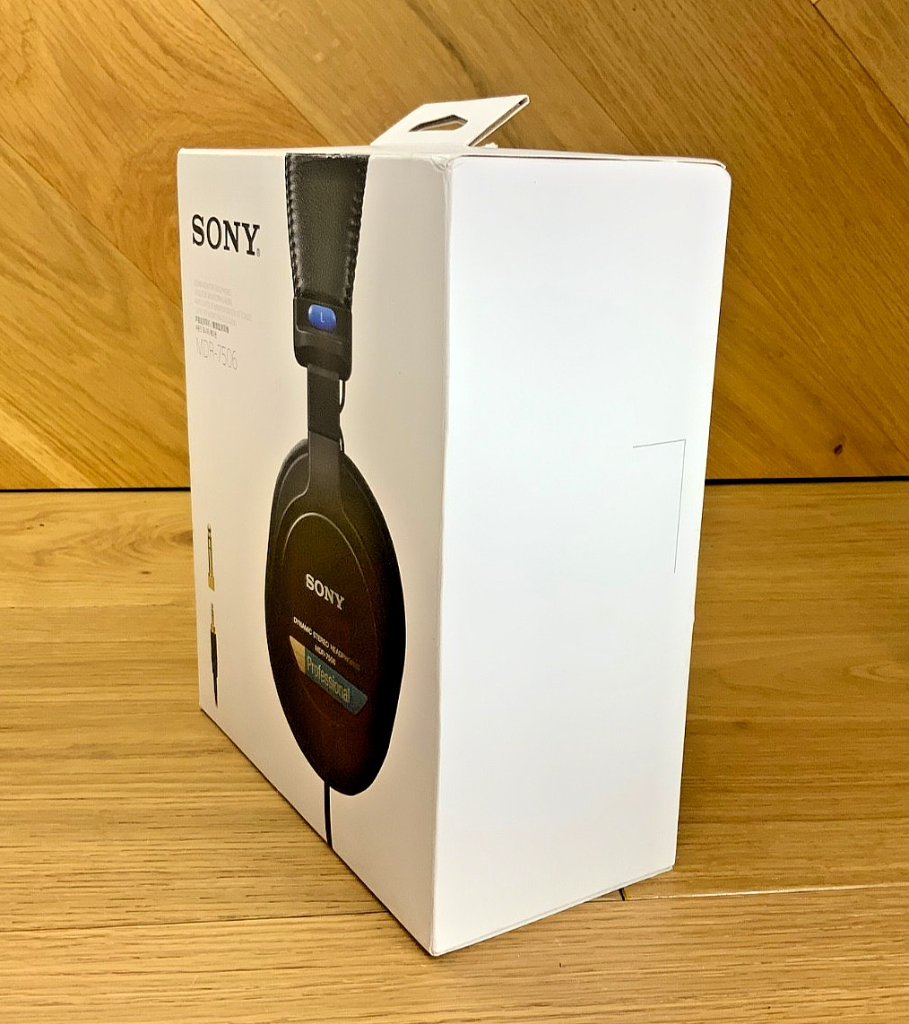Sony MDR-7506 Professional Monitor Headphones Closed Back Wired 40mm Driver NIB