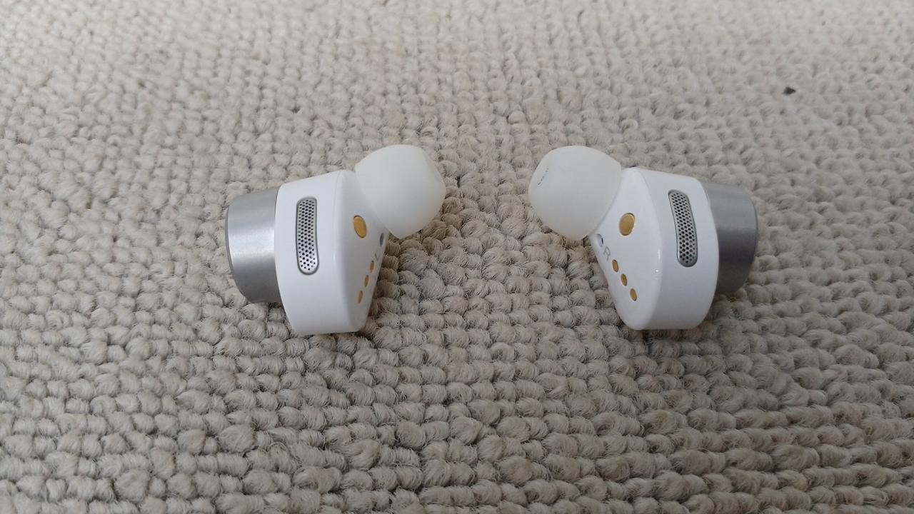 B&W PI5 Wireless Earphones Black In-Ear Dynamic 10Hz-20kHz