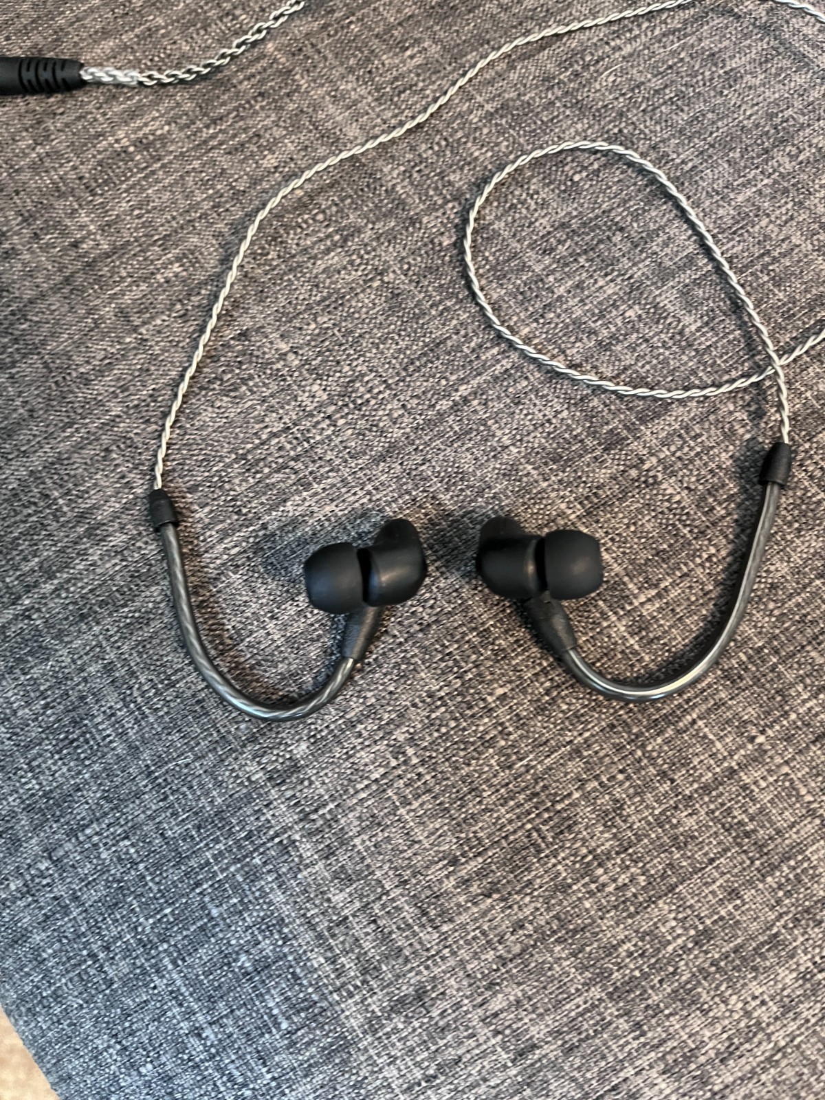 Sennheiser IE 200 Sound-isolating Earphones – Black