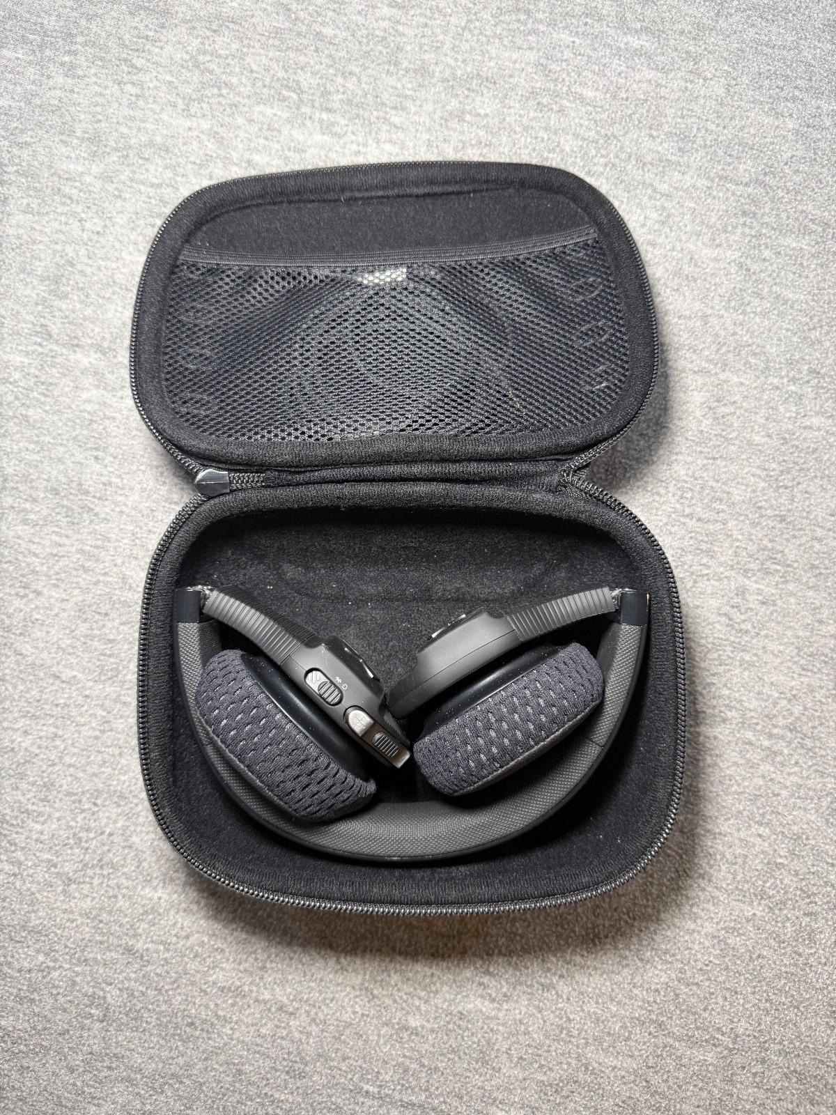 JBL Under Armour Sport Wireless Bluetooth On-Ear Headphones Black w/ Case Tested