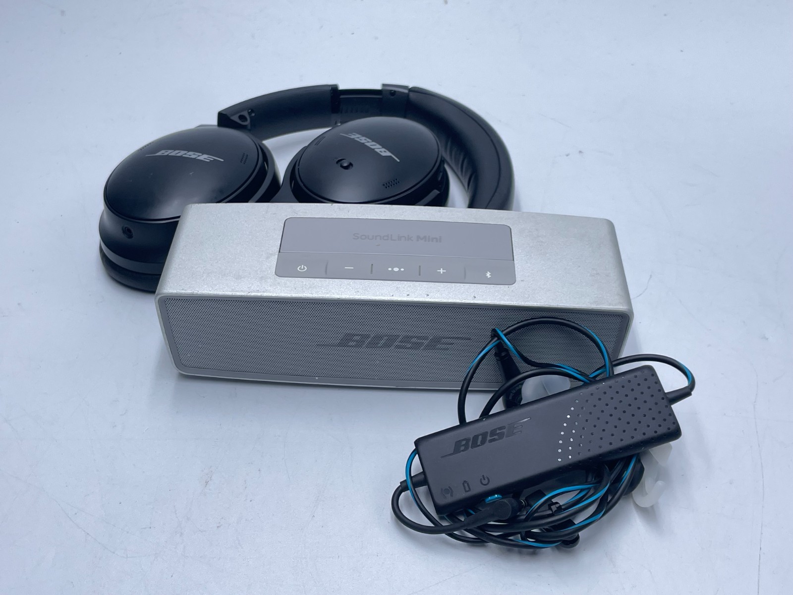 LOT OF 3 Assorted Bose Devices- QuietComfort 45 Headphones & SoundLink Mini C-56