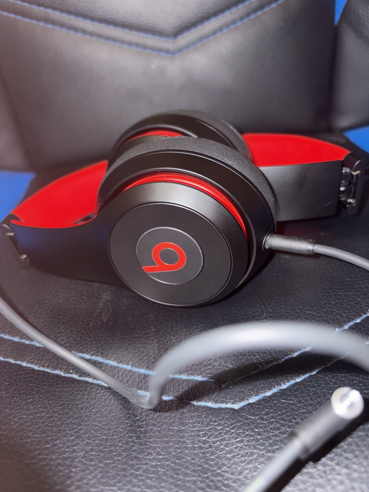 NEW! Beats by Dre Solo3 Wired Headphones Black and Red DEMO VERSION!!! READ!