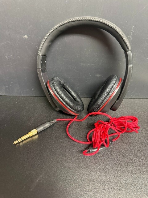 DJ HEADPHONES BY AUDIOBAHN