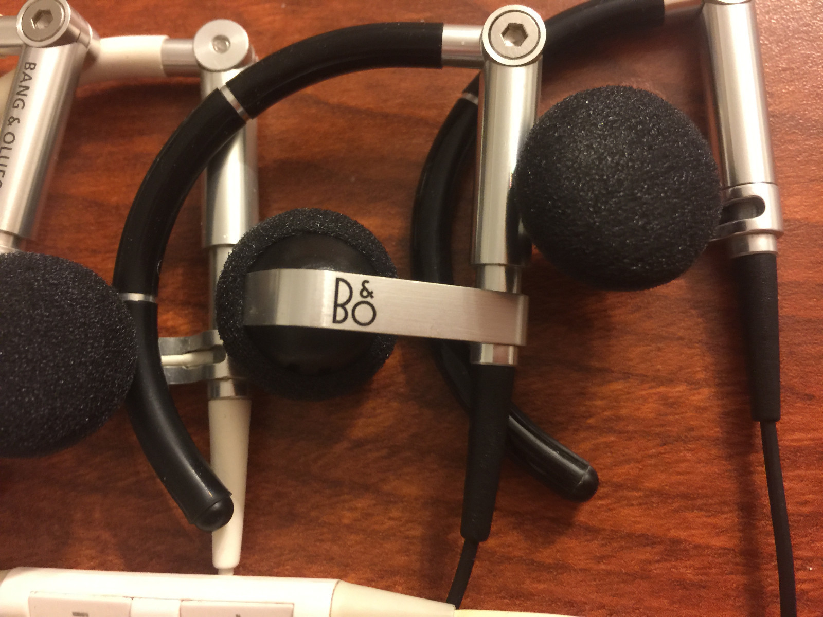Genuine Bang & Olufsen B&O BeoPlay A8 3i Wired Earphones Headphones Ear Hook