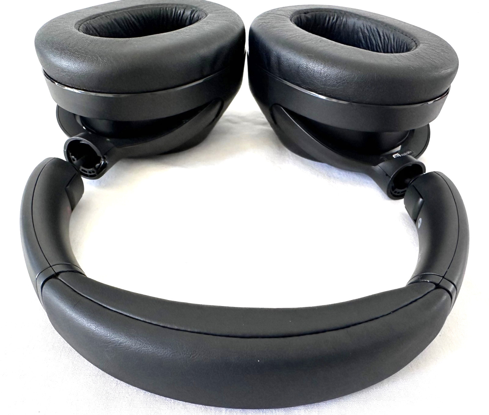 Sony ULT WEAR 900N Wireless Noise Canceling Headphones Black Works But Broken