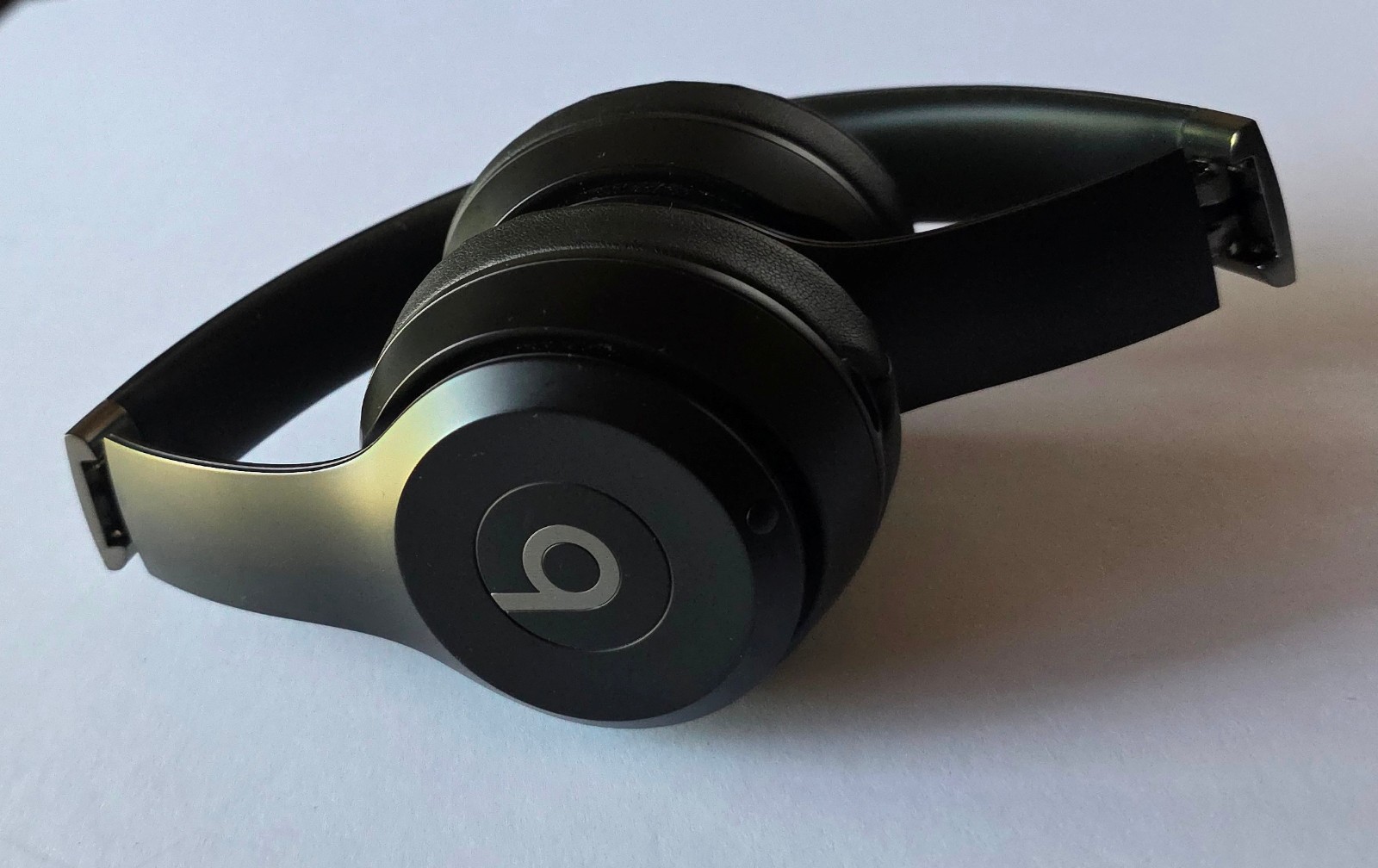 Unused Original Matte Black Beats Solo 4 Wireless Headphones MUW23LL/A in Bulk P