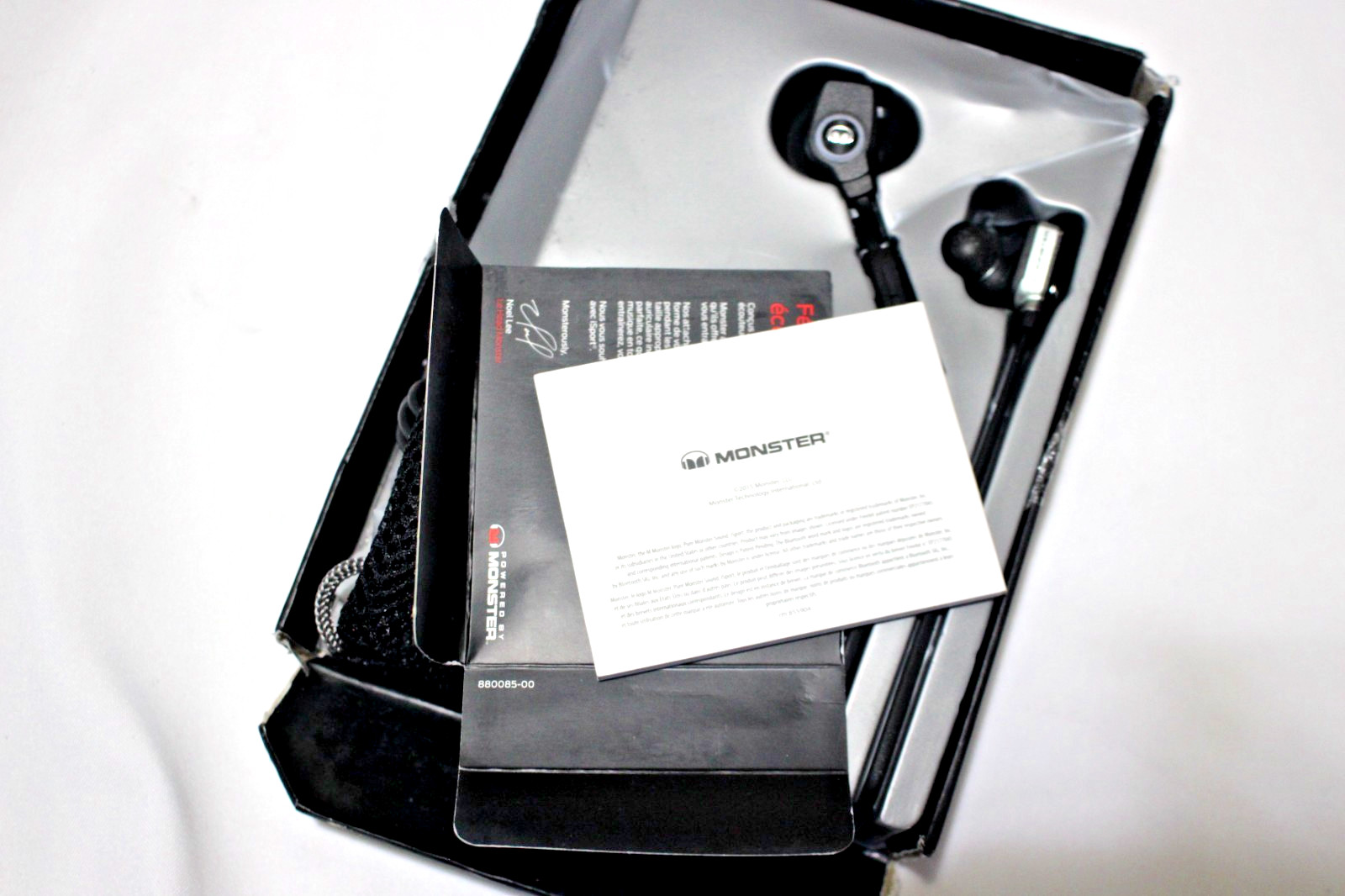 MONSTER ISPORT WIRELESS SUPERSLIM HIGH PERFORMANCE SPORT AUDIO BLUETOOTH