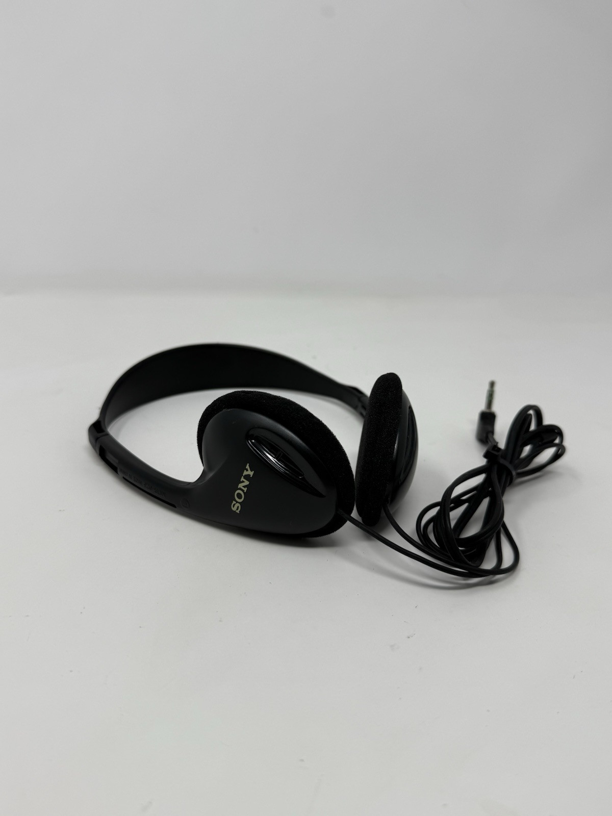 Sony MDR-023 Adjustable Wired Headphones Black w/ Pads, Tested Works Great