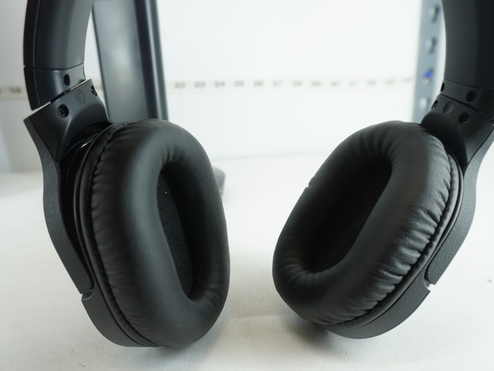 **SONY WH-RF400 WIRELESS HOME THEATER HEADPHONES – BLACK – NEW