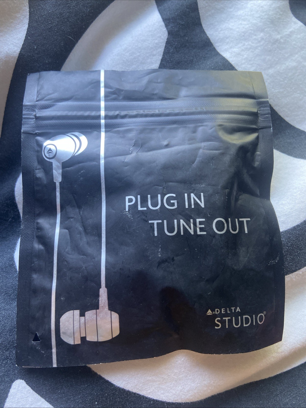 Delta Studio “Plug In Tune Out” Earbuds Headphones – BRAND NEW