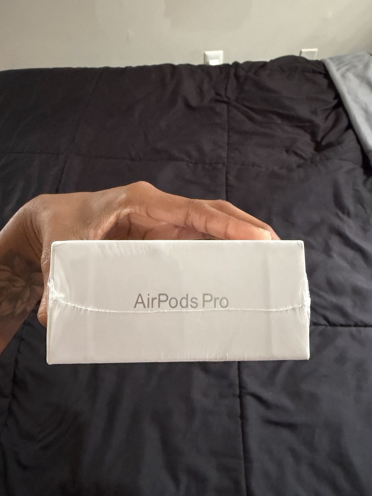 Apple AirPods Pro 2nd Gen ANC MagSafe USB-C Case White