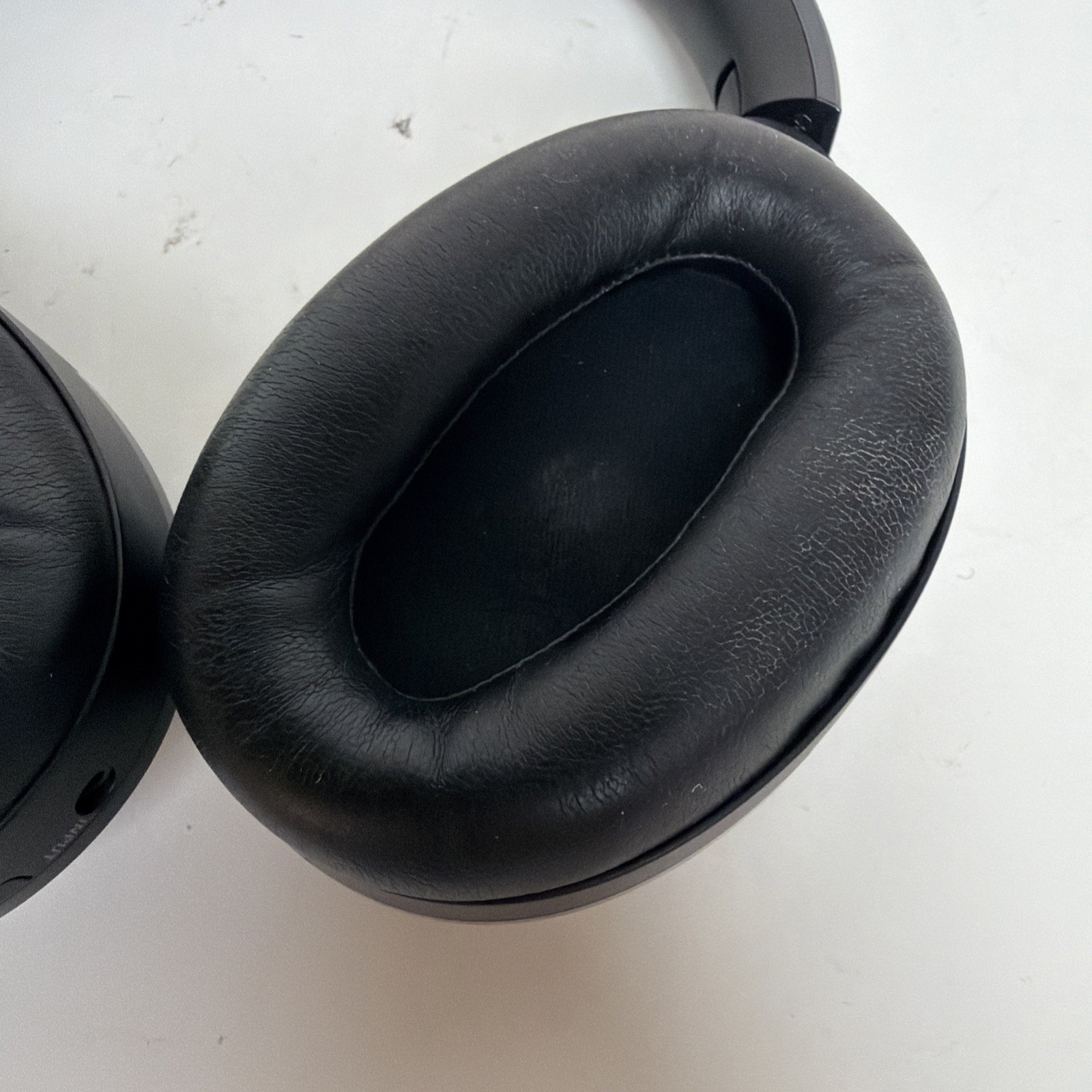 Sony MDR-1000X Wireless Noise-Canceling Headphones Black Tested Working W/ Case