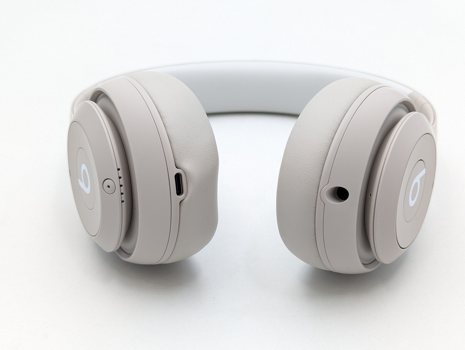 Beats by Dr Dre Studio Pro Wireless Over-Ear Headphones Sandstone – A2924