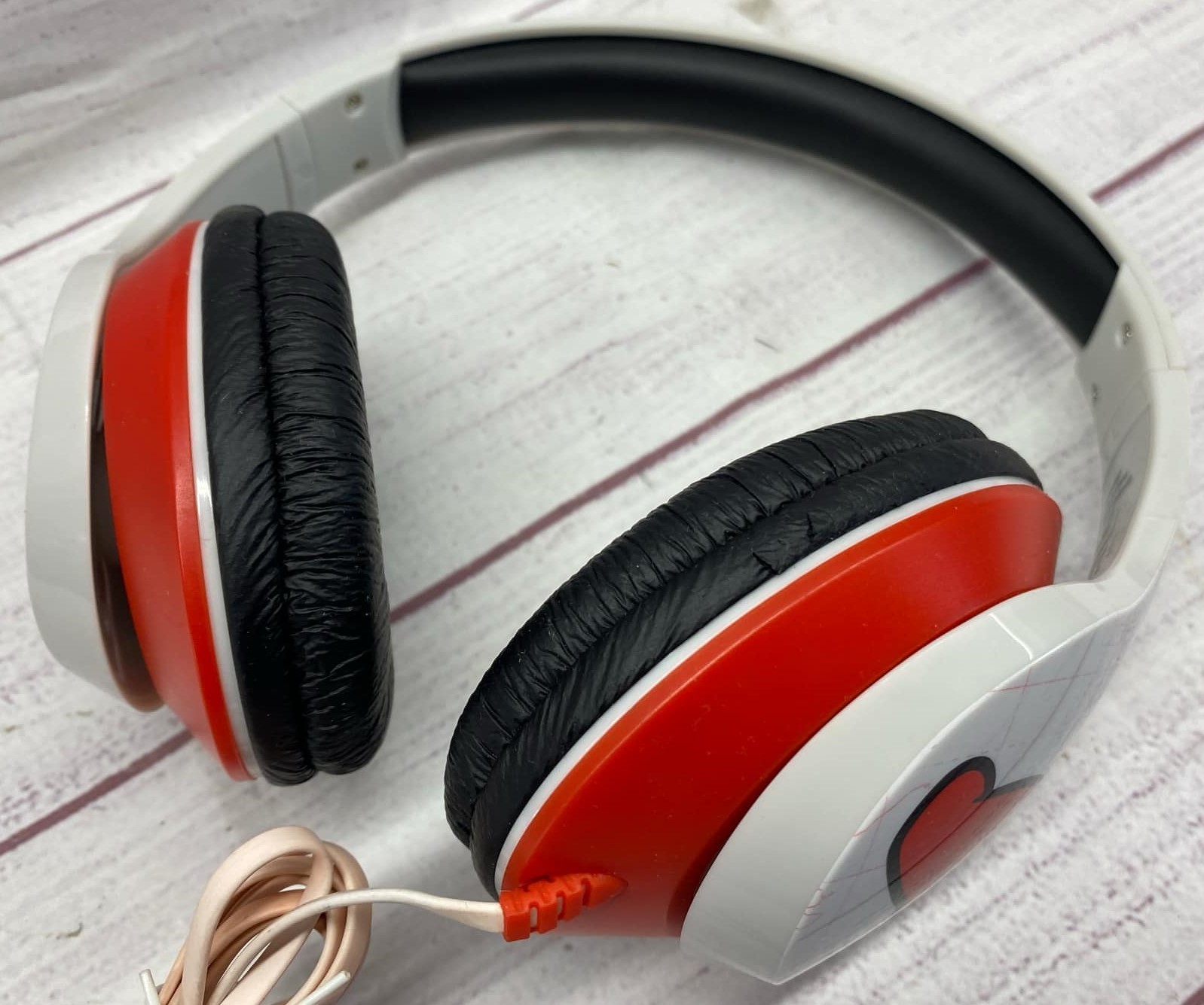 iHome – eKids Super Mario Odyssey Co Branded Wired Headphones – Red & White
