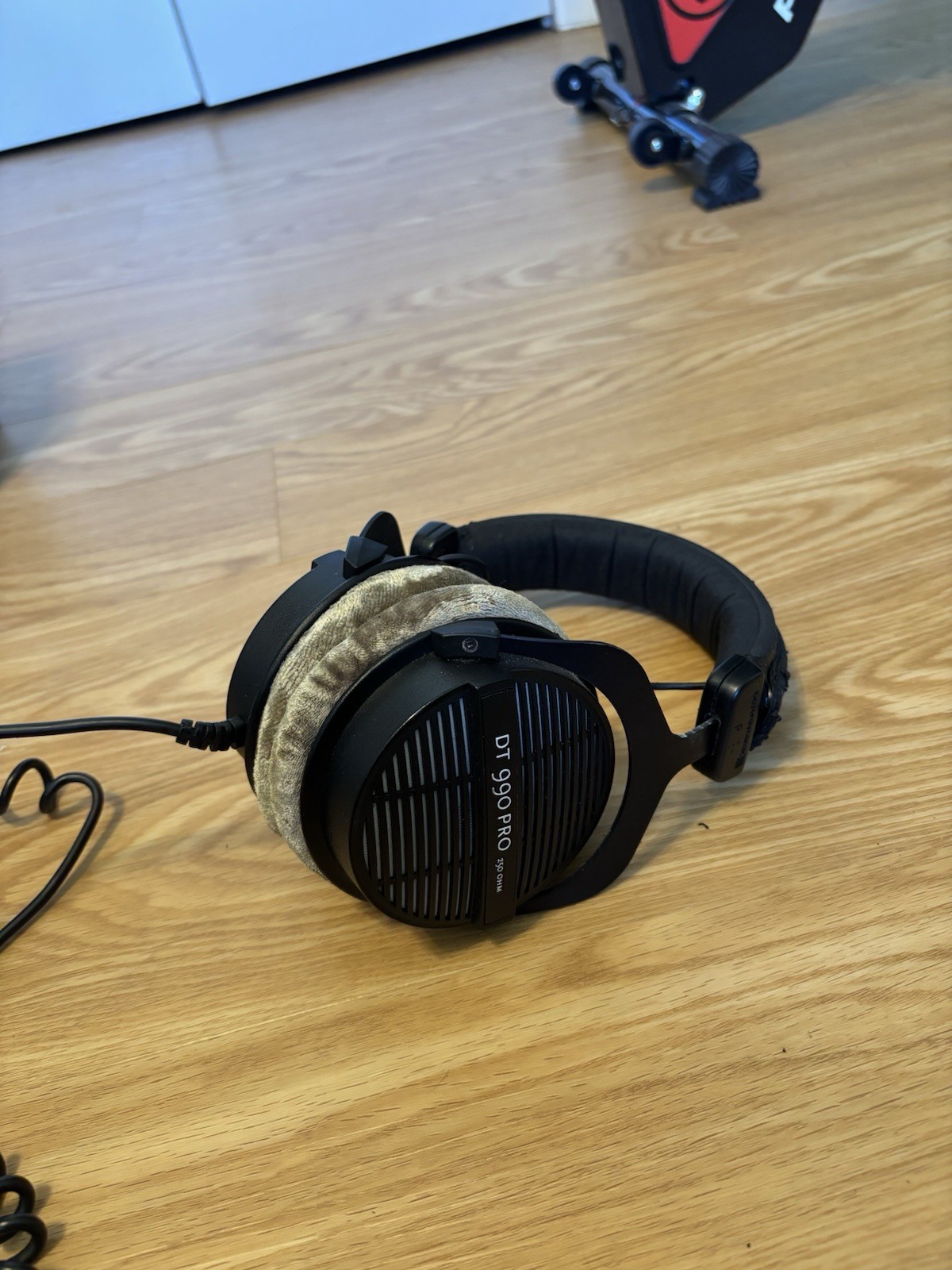 Beyerdynamic DT 990 PRO Headphones