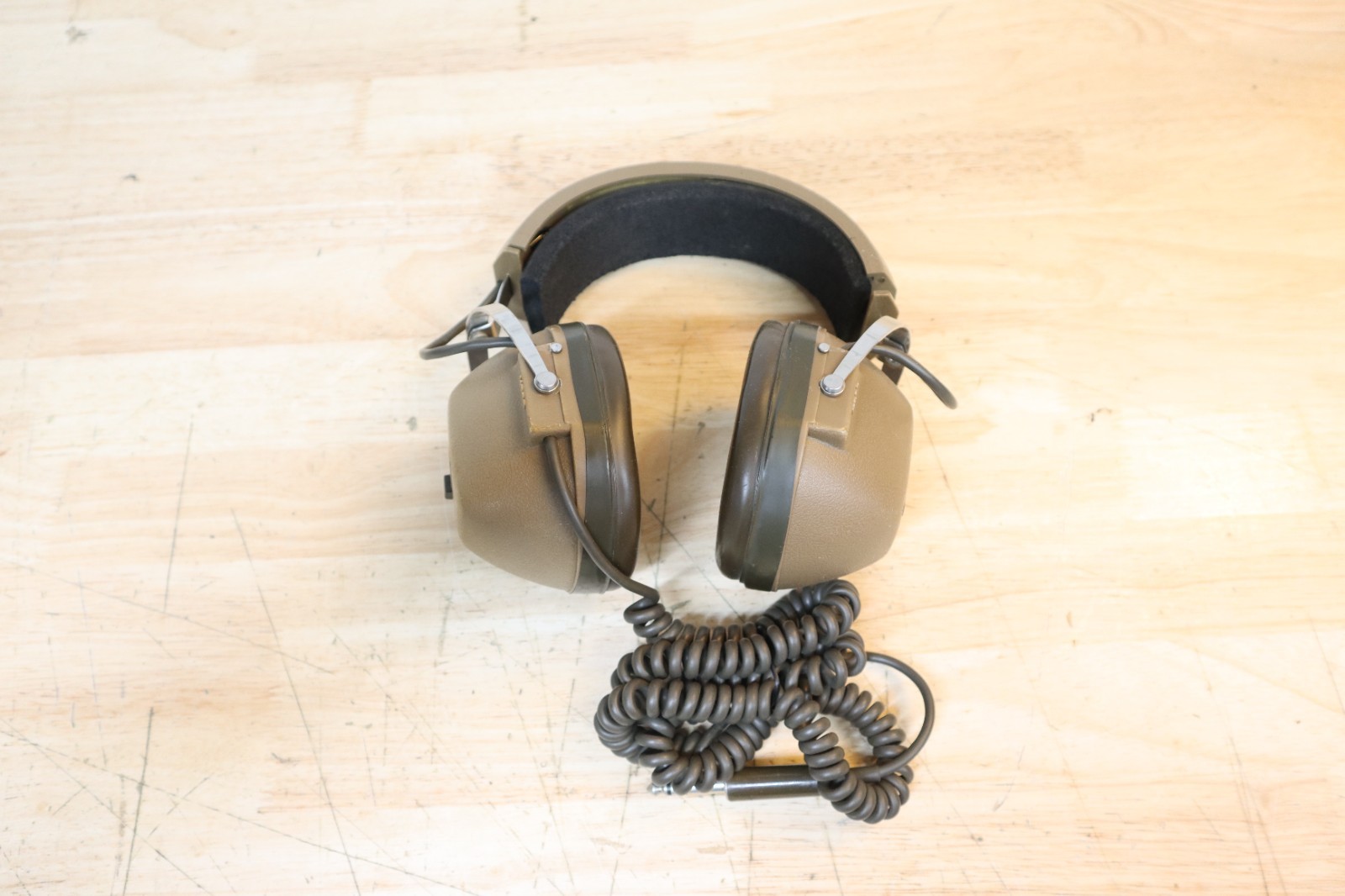 Nice Koss K/6LC Over-Ear Stereo Headphones Closed Back Volume Coiled 1/4 Plug US
