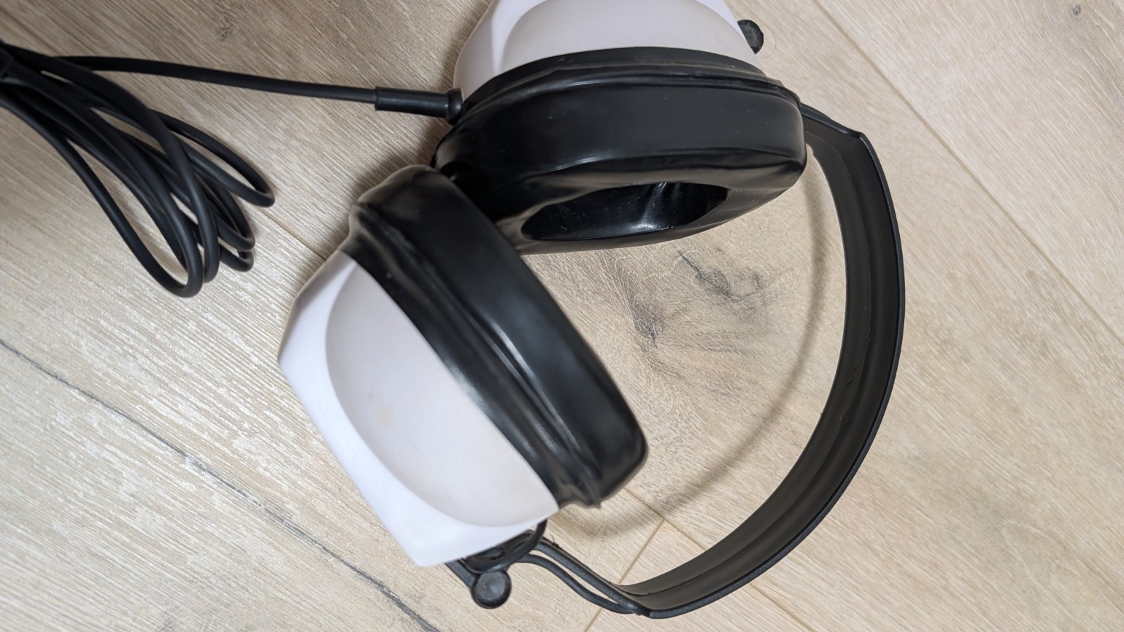 JSR -300 Stereo Headphones . JSR Electronics Inc