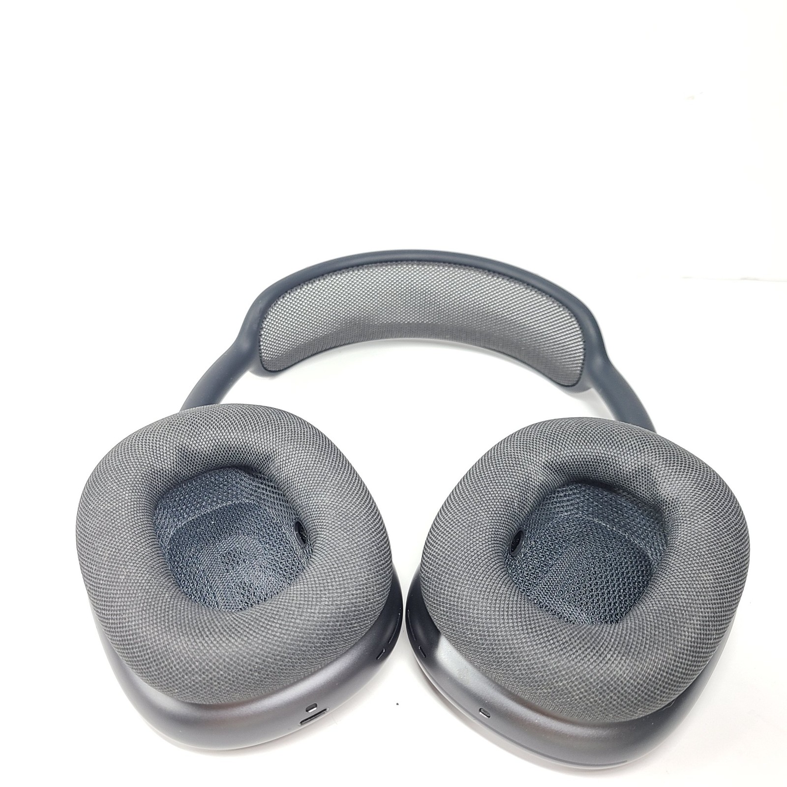 Apple AirPods Max Headphones Wireless Bluetooth Noise Canceling A2096 Space Gray