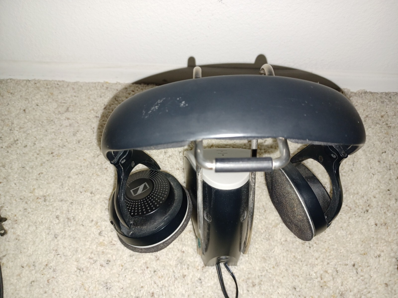 Sennheiser RS 120 On-Ear Wireless Stereo Headphone Headset System