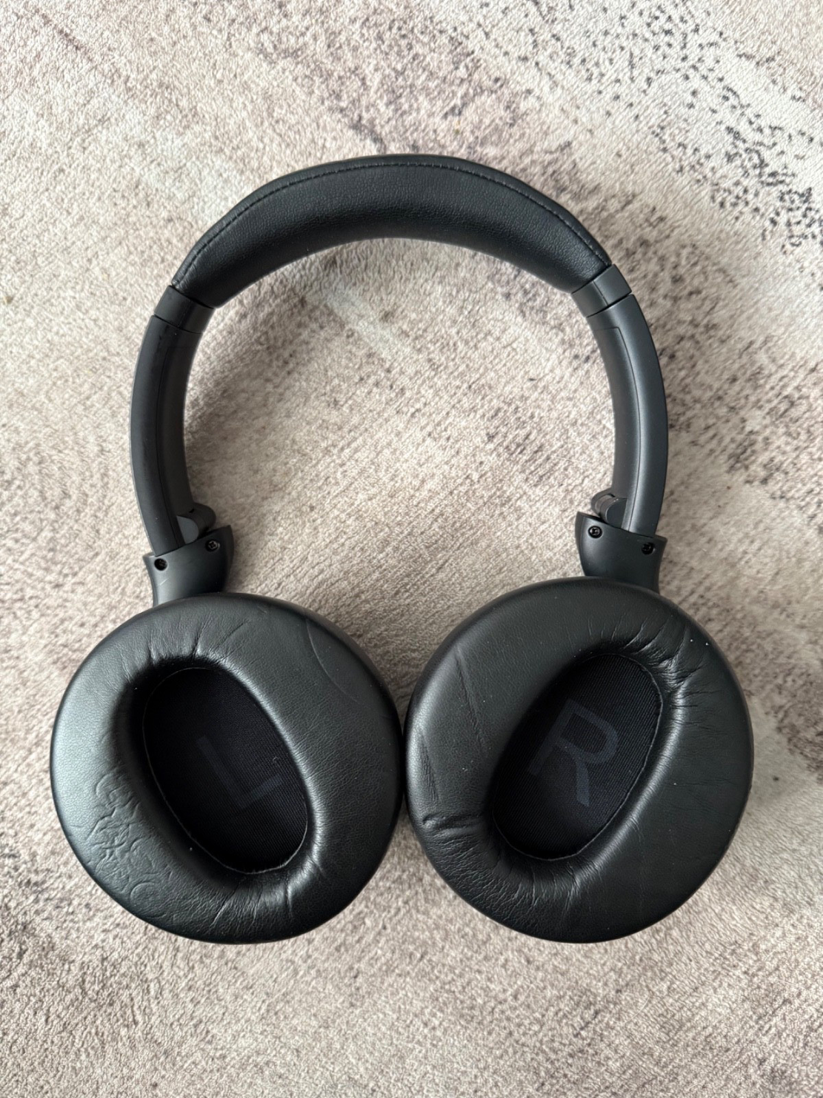 Wyze WNCH1 Wireless Noise-Cancelling Headphones Black 20-Hour Battery /Tested
