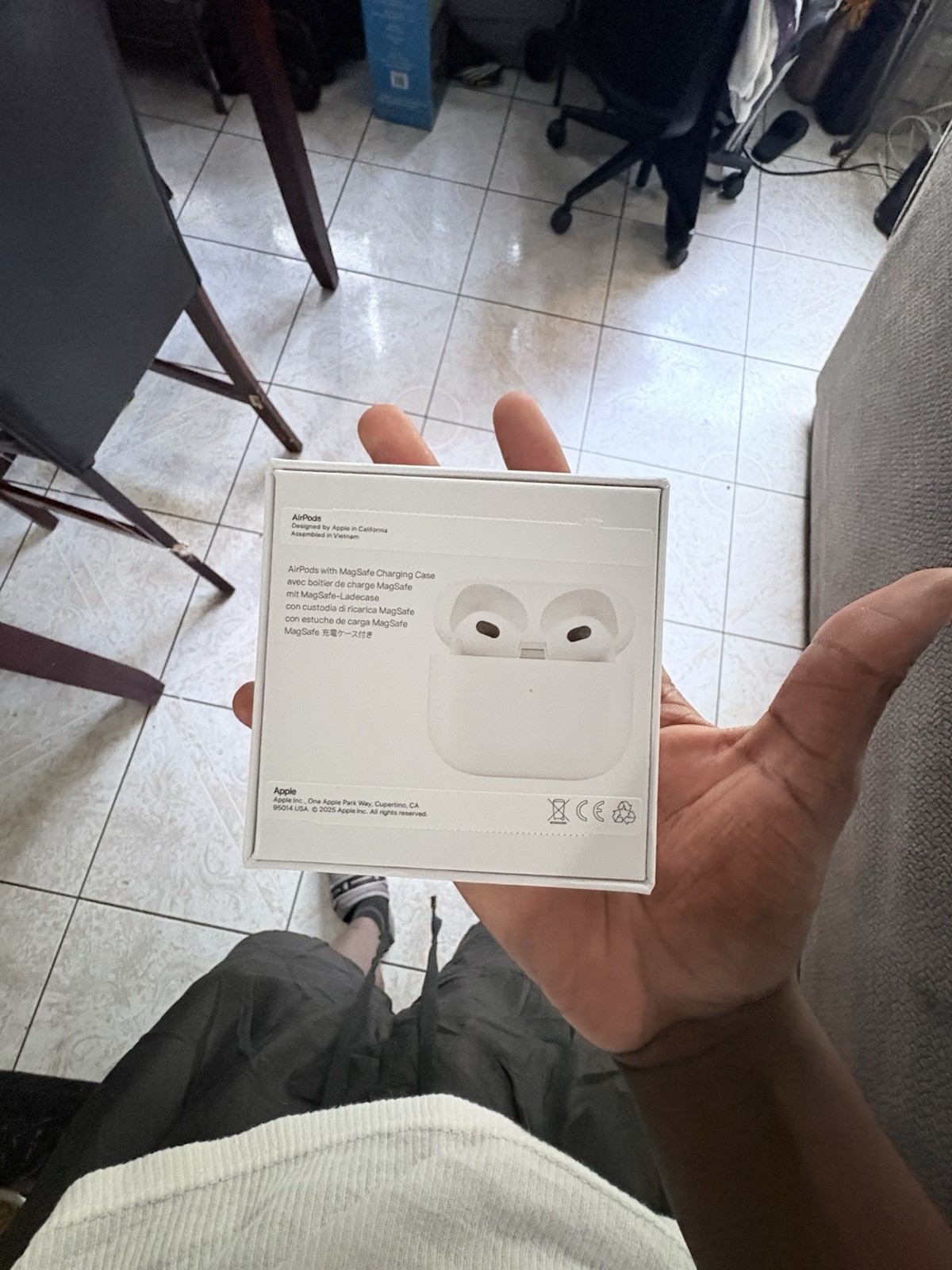 Apple AirPods Pro White Wireless Bluetooth In-Ear Earbuds w/ Built-In Mic