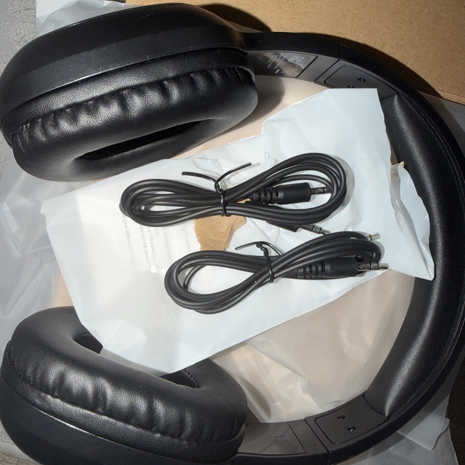 MEZZO BRAND NEW On-Ear Black Headphone