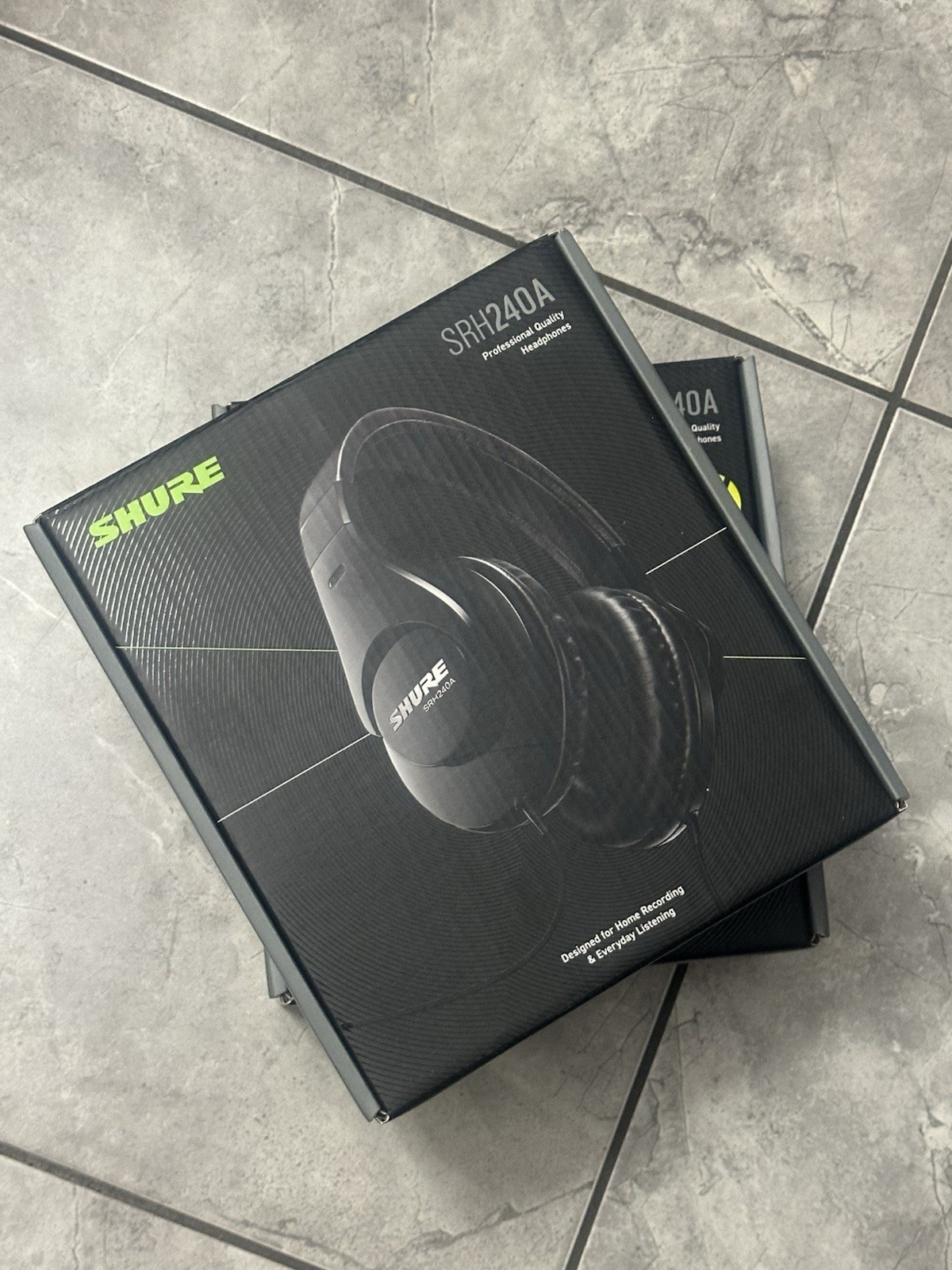 Shure SRH240A Closed-Back Headphones, 3.5mm Jack, 2m Cable, Comfortable Fit