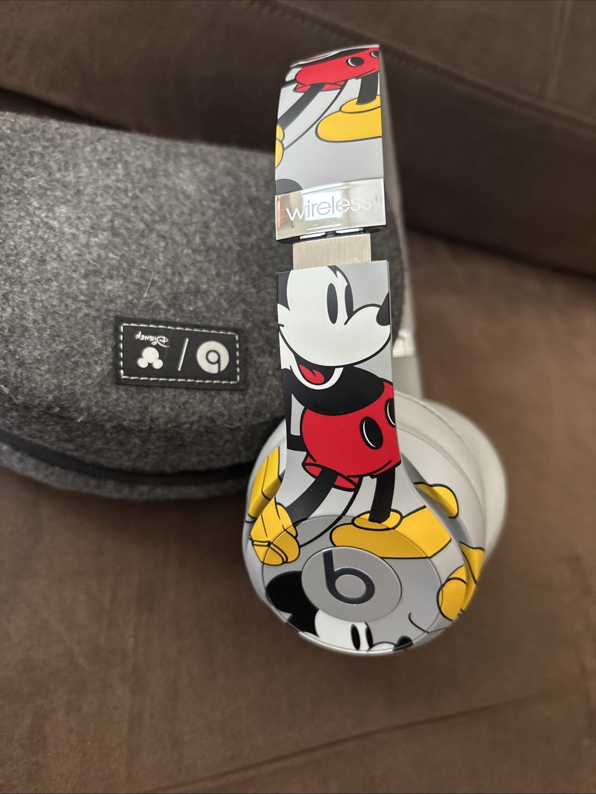 Beats Solo3 Wireless Mickey 90th Anniversary Edition Bluetooth Headphones Gray