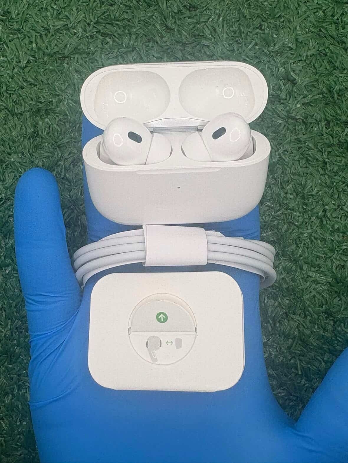 Apple AirPods Pro (2nd Gen) White In-Ear Wireless Bluetooth Earbuds + Case