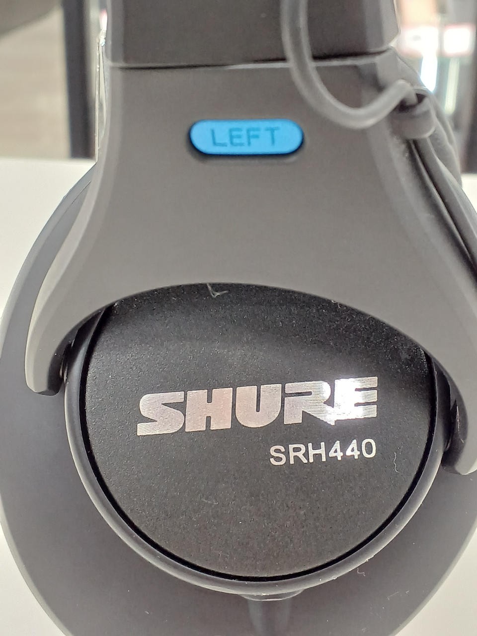 SHURE SRH440 Closed-Back Professional Studio Monitor Wired Headphones Used