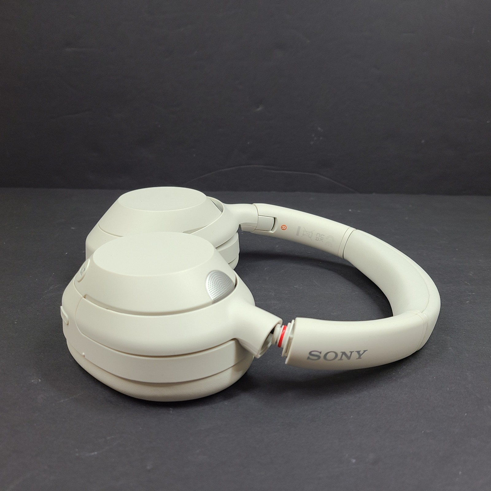Sony ULT WEAR YY2981 Wireless Noise Canceling Bluetooth Headphones White READ!