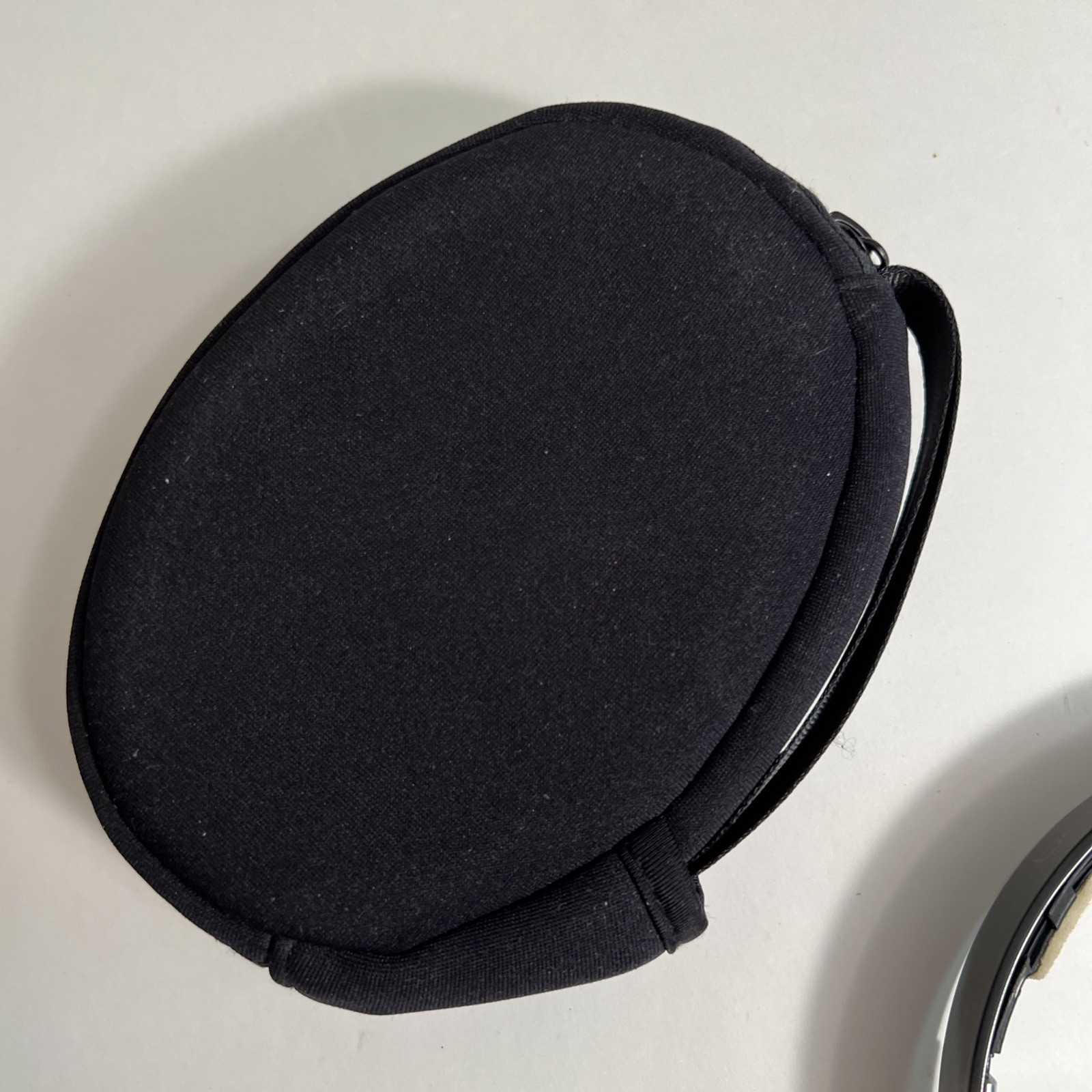 Beats Dr Dre Solo HD Compact Folding Headset F2212 in Soft Zipper Pouch NO CORD