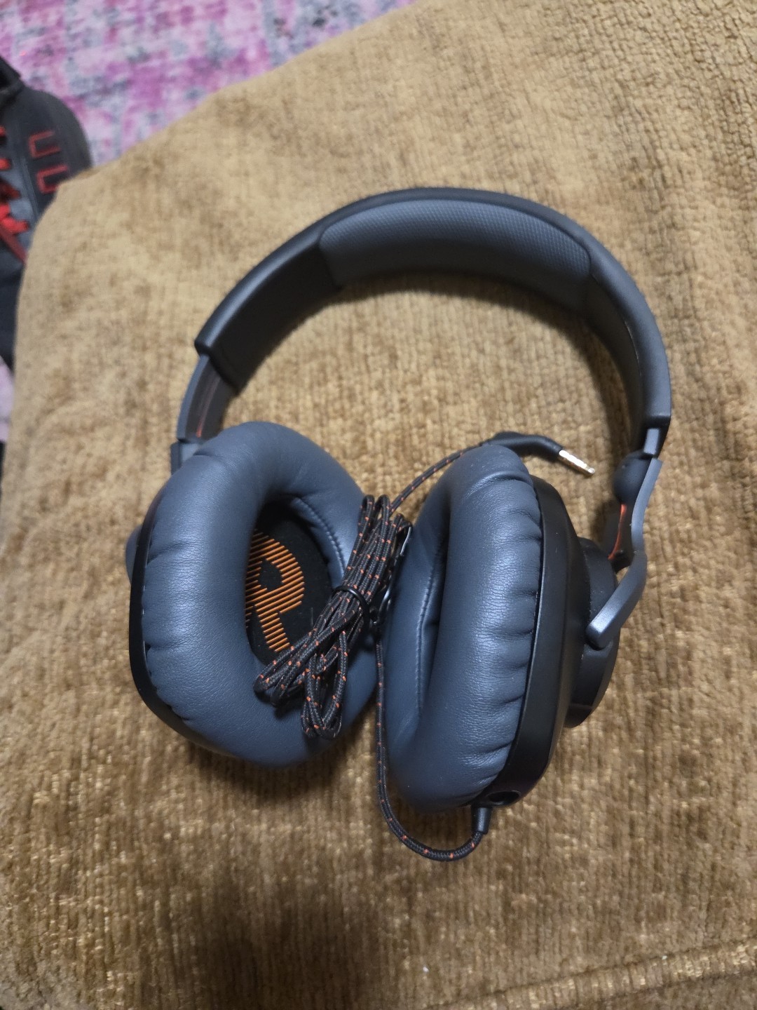 JBL Quantum 100 Wired Over-Ear Gaming Headphones – Black