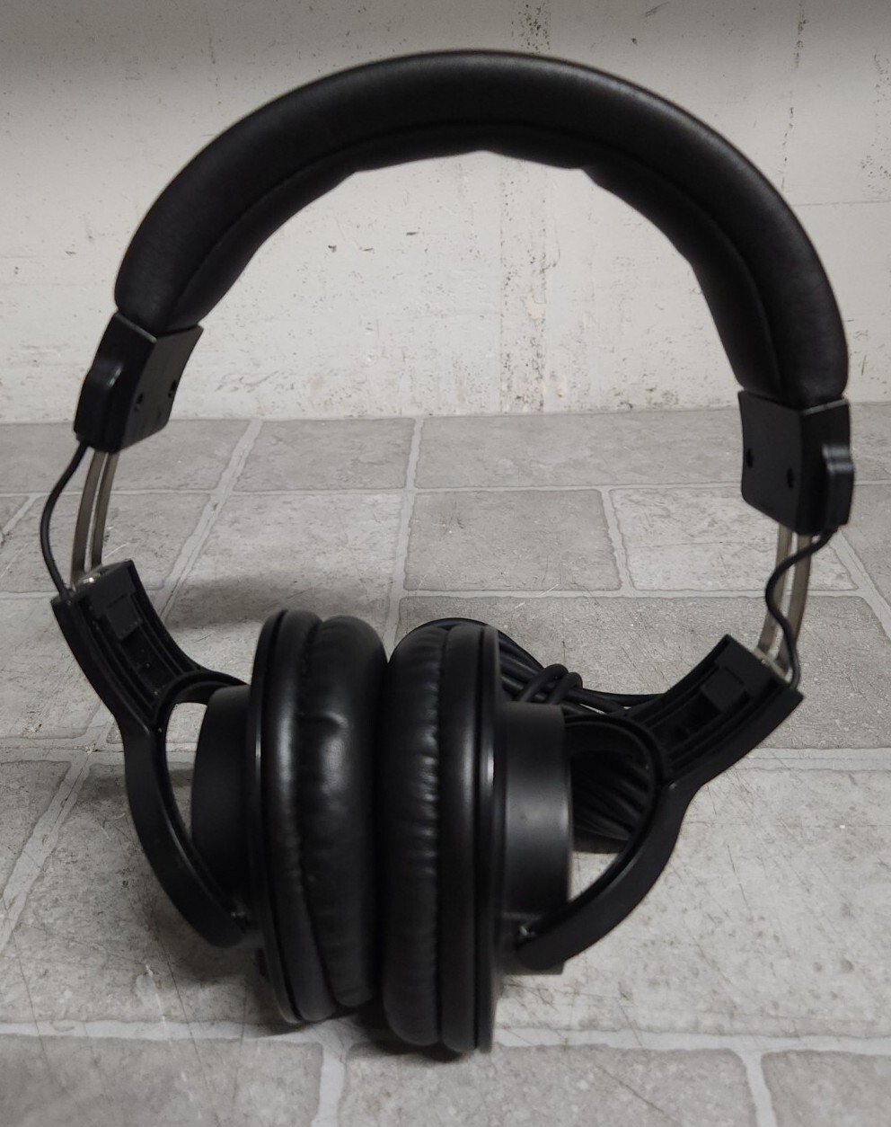 Audio Technica ATH-M20x Studio Monitor Headphones SEE PICTURES