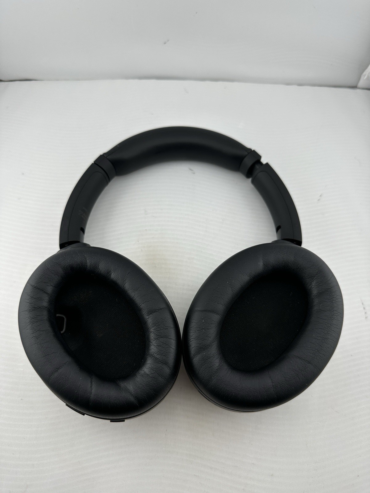 SONY WH-1000XM4 Headphones Black + Case (Poor Battery Health)
