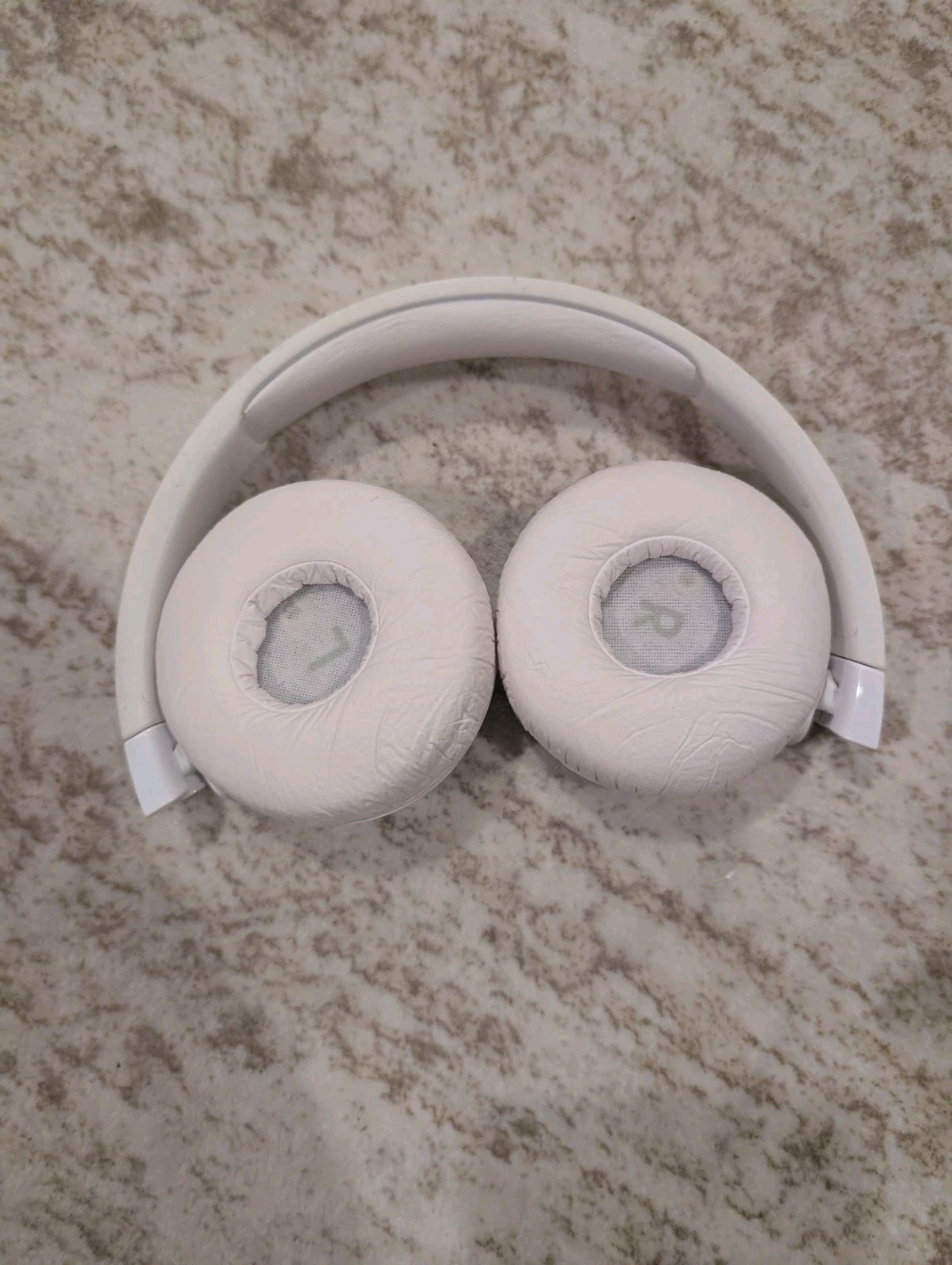 JBL Tune 520BT White Wireless Bluetooth On-Ear Headphones