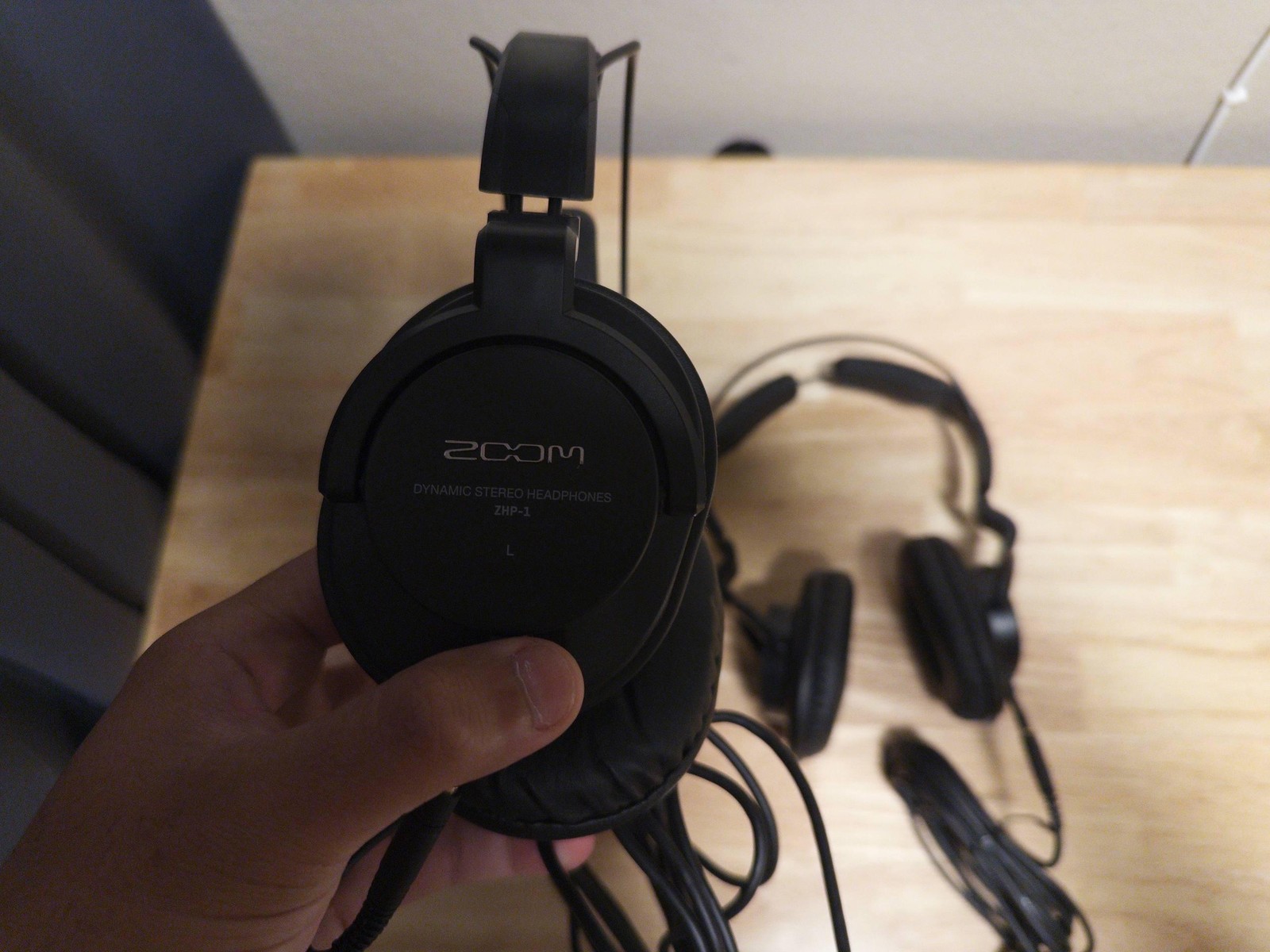 2 Zoom ZHP-1 Dynamic Stereo Headphones Black Over Ear 3.5mm Jack Lot 2