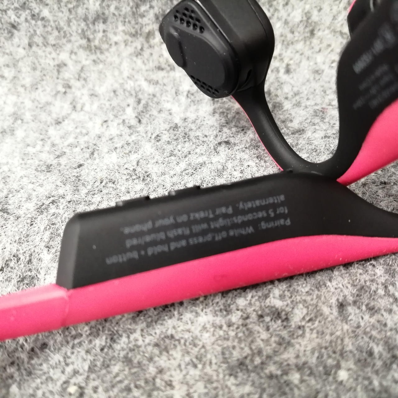 AfterShokz AS600 Trekz Titanium Wireless Bone Conduction Headphones Black-Pink