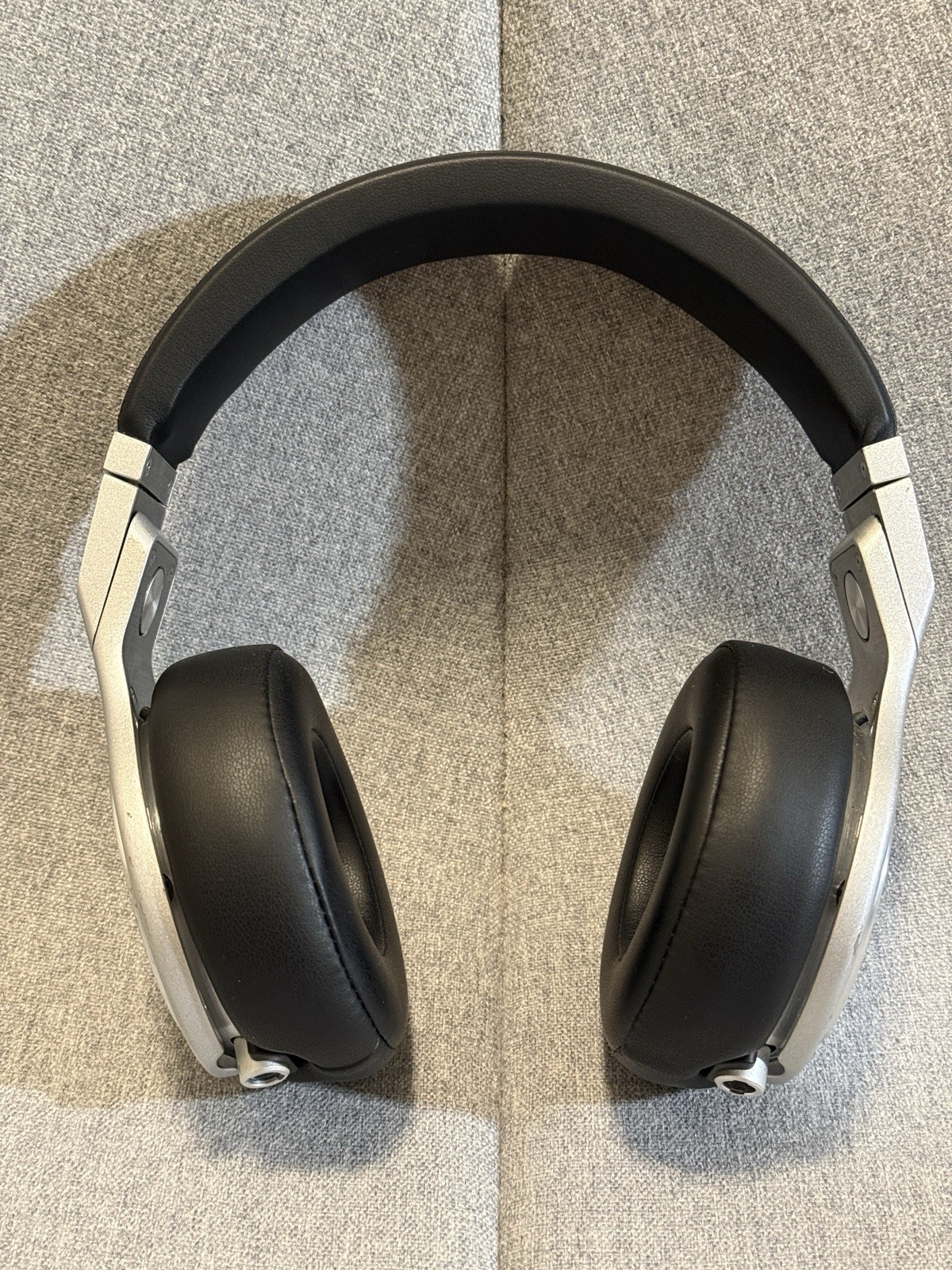 Beats by Dr. Dre Pro Black/Silver Over the Ear Headphones Excellent Condition