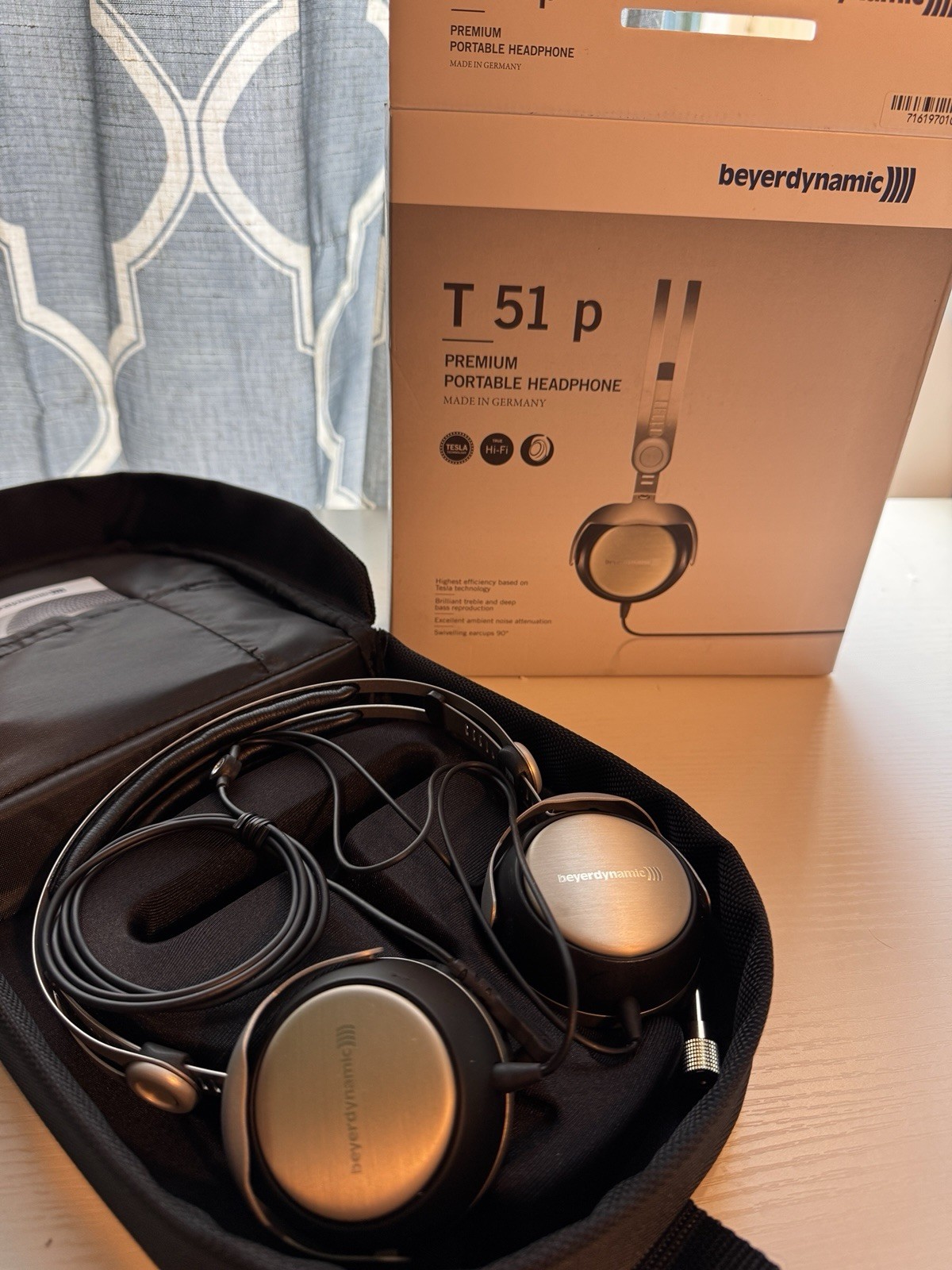 Beyerdynamic T 51 p Portable Headphones Open Box Case Manuals Accessories